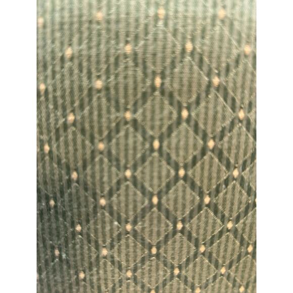 C & F Enterprises Pillow Wool Needlepoint Magnolia 14” X 14” Zip Cover - Picture 4 of 11